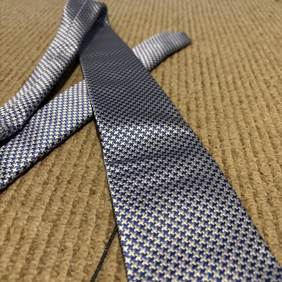 CHARLES TYRWHITT Downing Royal & White Woven Puppytooth Silk Tie NWT - Picture 4 of 9